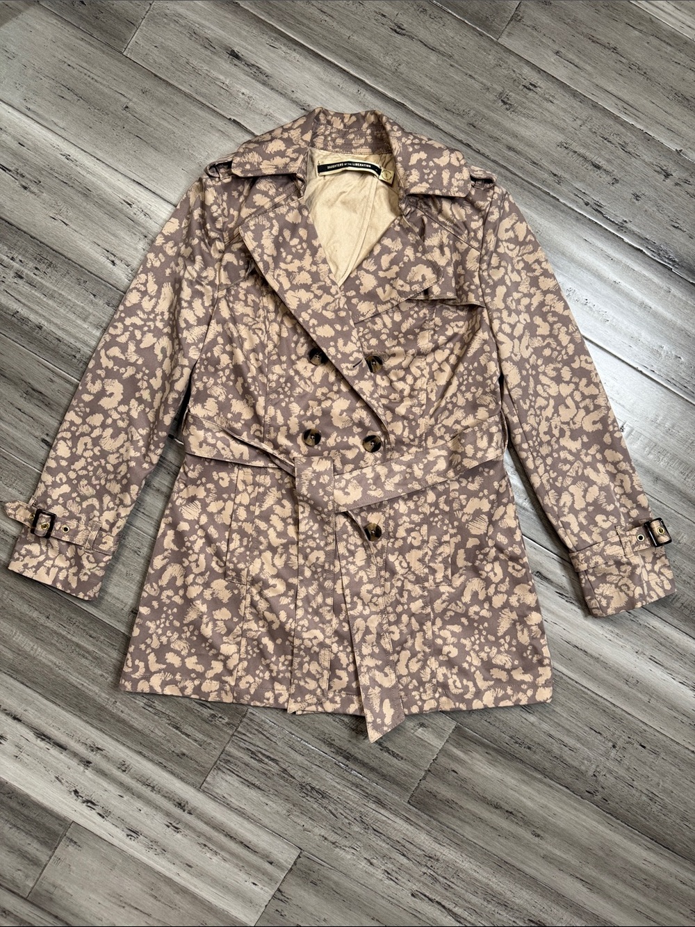 ANTHROPOLOGIE DAUGHTERS OF THE LIBERATION SUBTLE SURVIVAL LEOPARD PRINT COAT - Picture 9 of 15